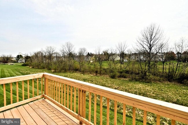 Building Photo - 122 Wheatsheaf Ln