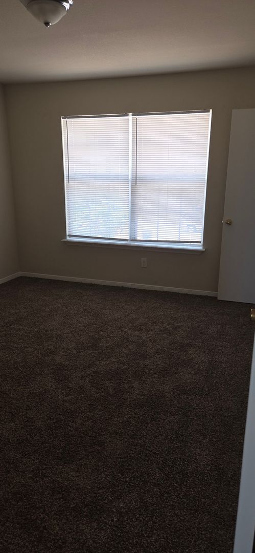 Building Photo - 809 Leifester Cir