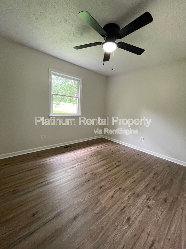 Building Photo - 35 Pecks Creek Ct