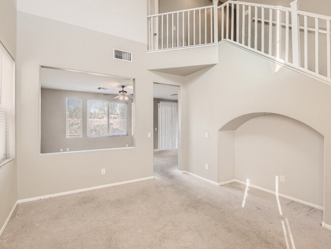 Building Photo - 5537 Ayers Cliff St