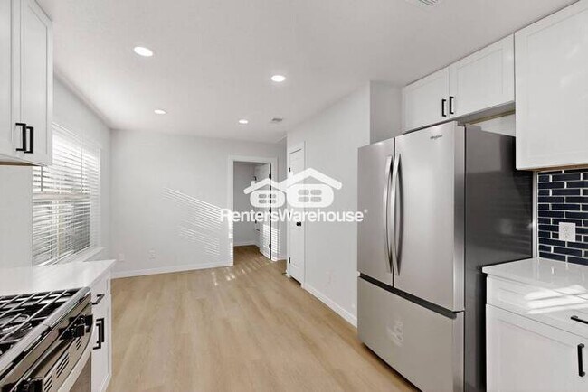 Building Photo - Completely Refreshed NRH Home Move IN Ready.