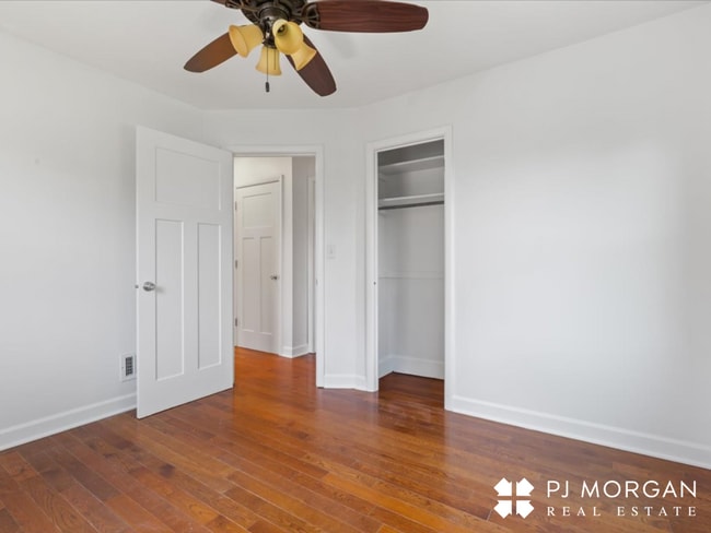 Building Photo - 3 bedroom , 2 bathroom House - Recently Up...
