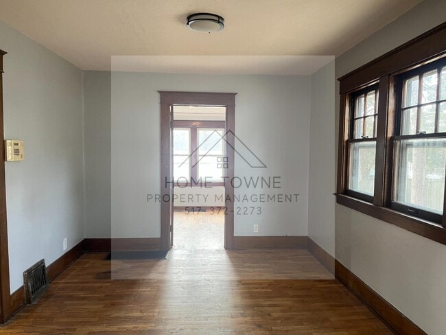 Building Photo - 1117 Berten St