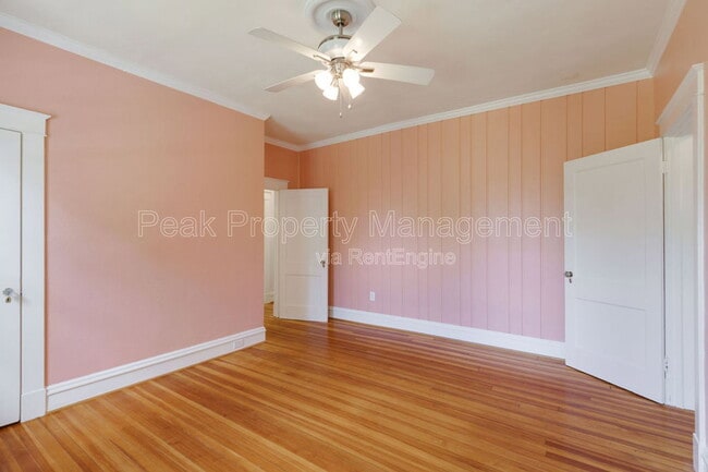 Building Photo - 1404 Wilmington Ave W