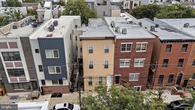 Building Photo - 1325 N Franklin St