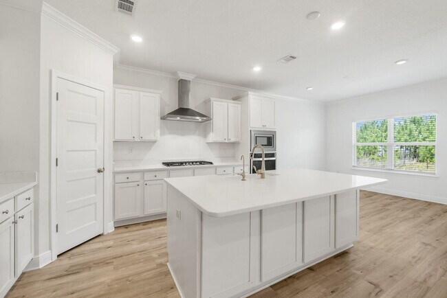 Building Photo - 147 Lk Pk Cv