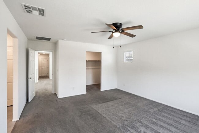 Building Photo - Skye Canyon Beauty With 3 Beds And A Loft