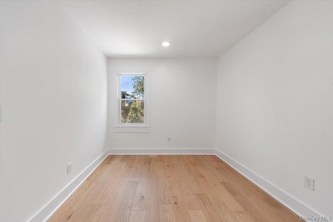 Building Photo - 104-17 Rosita Pl