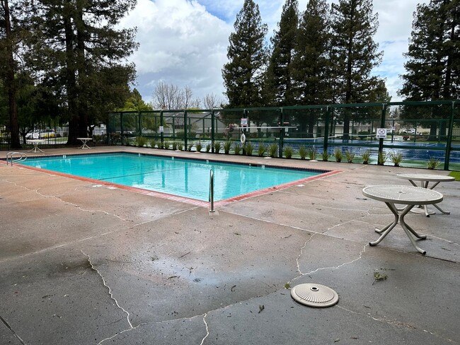 Building Photo - 2 Bed 2 Bath W/ 2 Car Garage In Bancroft V...