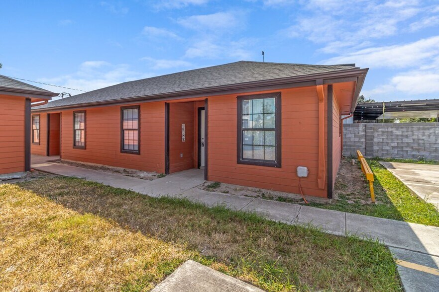 Building Photo - 1408 Pine St