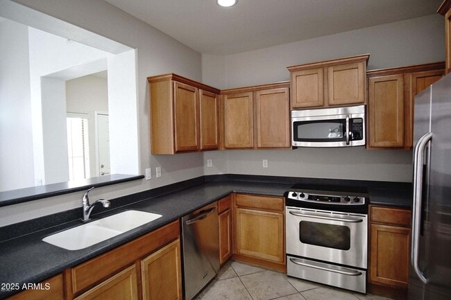 Building Photo - 26649 N Babbling Brook Dr