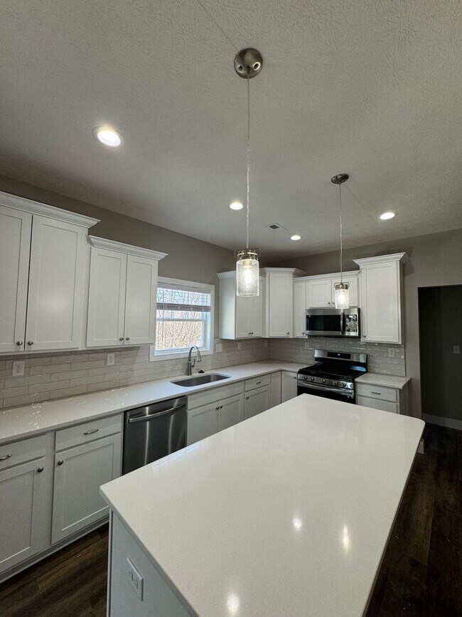 Building Photo - 4 Bedroom Single Family Home - WEST LAFAYETTE