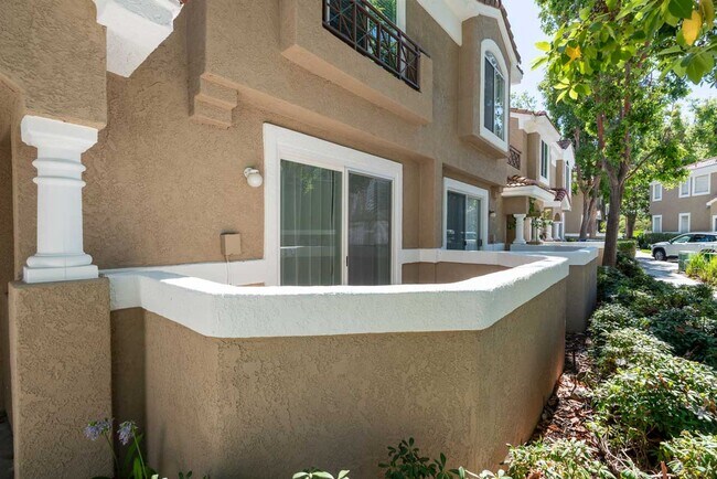 Building Photo - 3 Bedroom Townhome in the Monte Rio Community of Rancho Peñasquitos