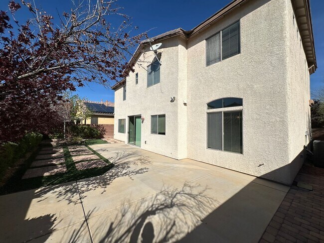 Building Photo - Mountains Edge-Pod 129