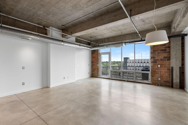 Building Photo - 901 N 3rd St