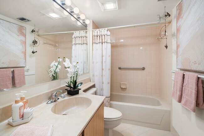 Building Photo - 601 Seafarer Cir