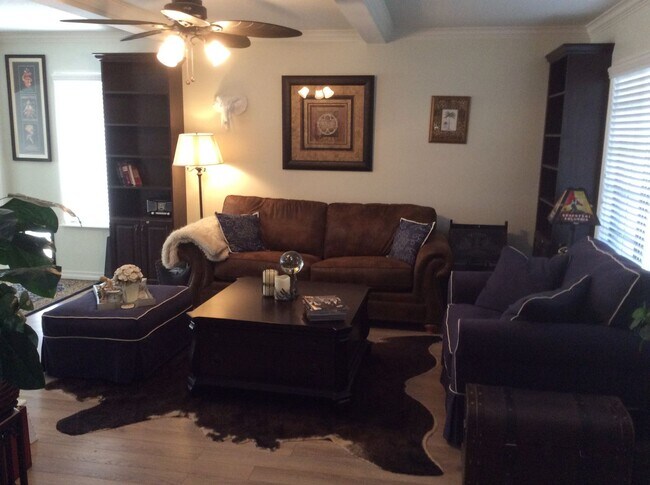 Building Photo - Stunning 2-story home offering 3 bedrooms, 2.5 bathrooms, with Pool