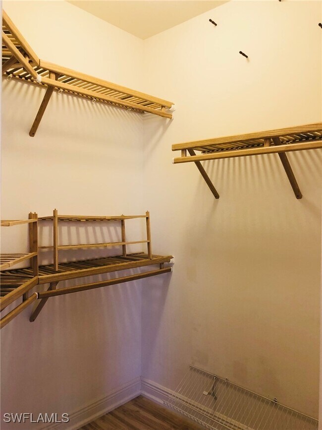 Building Photo - 5110 W Hyde Park Ct