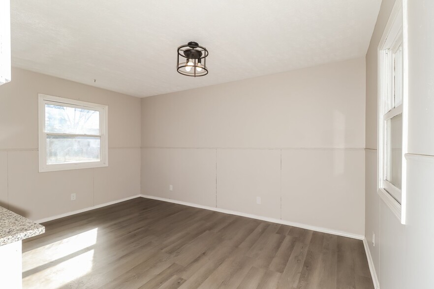 Building Photo - 3905 Ford St