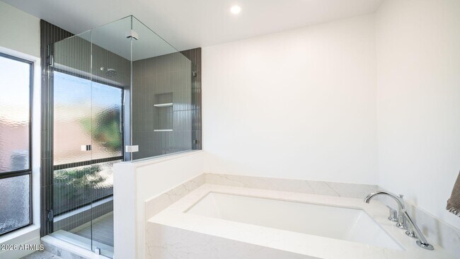 Building Photo - 6833 N 18th St