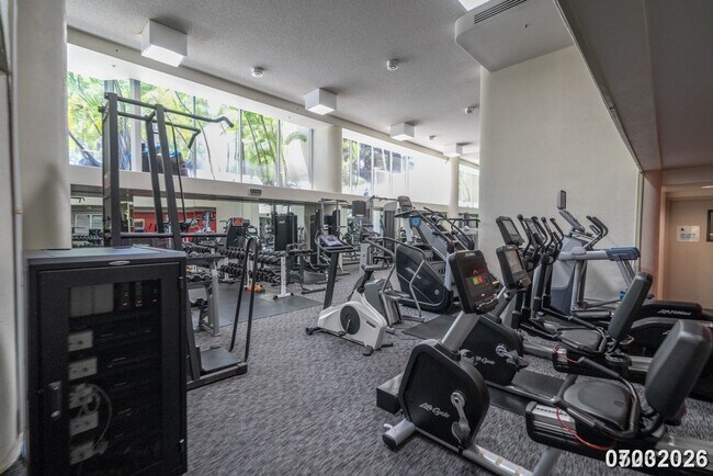 Building Photo - 2 bd, 2 ba Condo in Honoulu Park Place