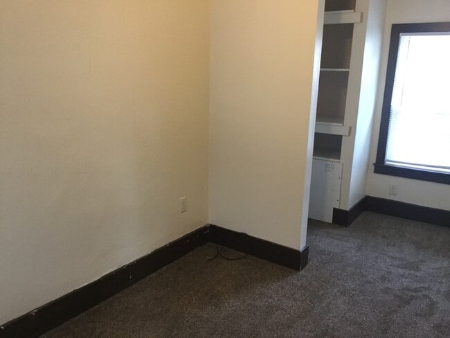 Building Photo - 1749 N Franklin Pl