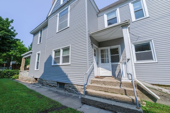 Building Photo - 2541 Aldrich Ave S