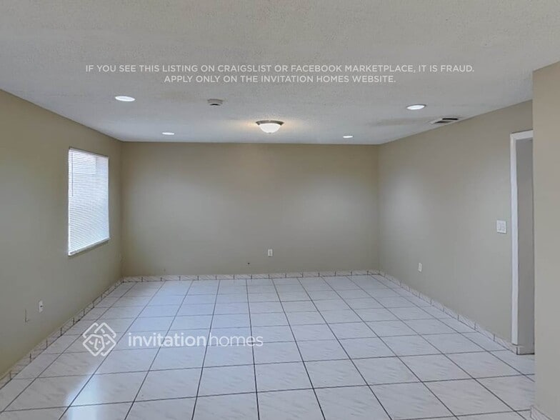 Building Photo - 8216 NW 192nd Terrace