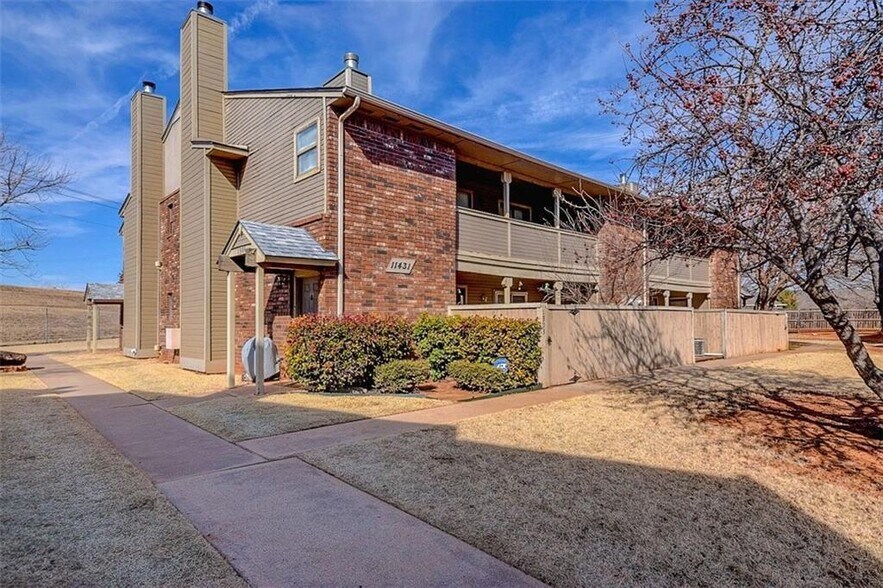 Building Photo - 11431 Springhollow Rd