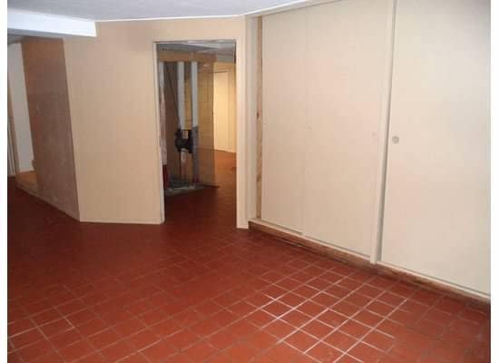 Building Photo - Broadway Hill home