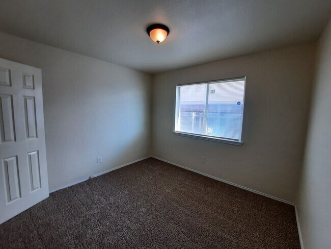 Building Photo - Available Now..   Absolutely Amazing property