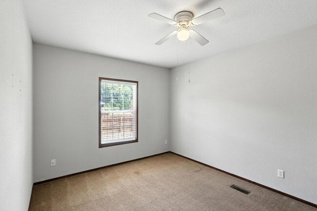 Building Photo - 13 Carlitos Ln