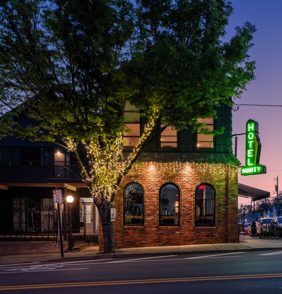 Hotel Marty at Night - 1737 Frankfort Ave