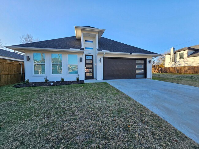 Building Photo - COMING SOON. Rare Gem in Trinity Groves with 2 Master Suites!