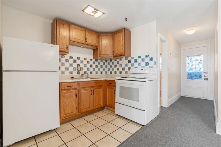 Primary Photo - 179 Brighton Ave