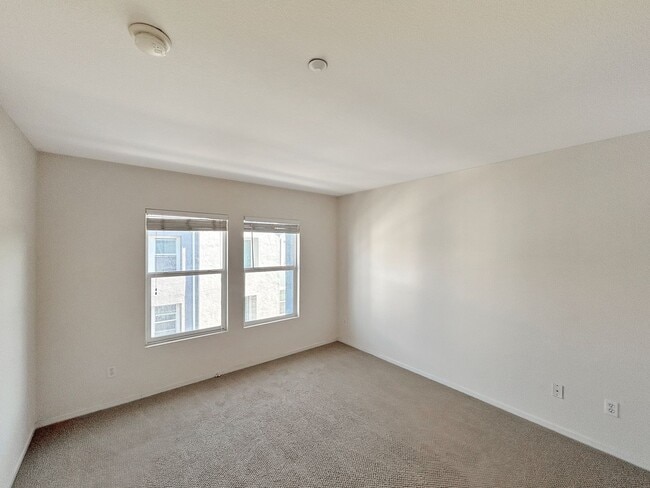Building Photo - Stunning 2BD/2BA w/ In-Unit Laundry and Attached Garage in Midway District!