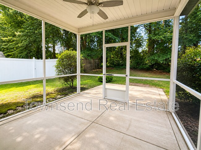 Building Photo - 2817 Blockade Runner Dr