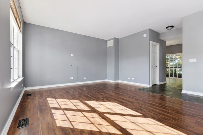 Building Photo - 2260 Hudson Cir