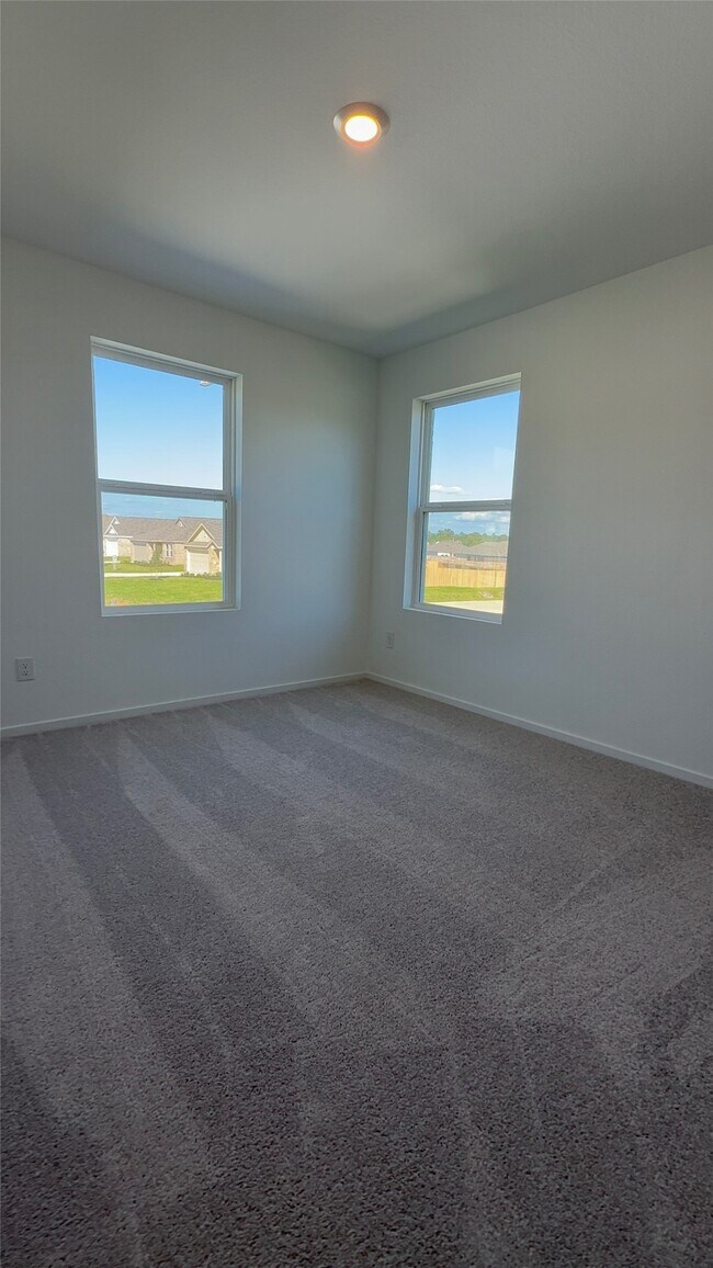 Building Photo - 331 Parkin Ct