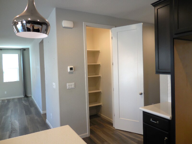 Building Photo - 519 Bailyann Pl