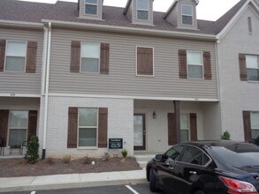 Building Photo - 4BR/4.5BA For Rent