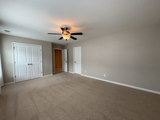 Building Photo - 292 Calm Water Way