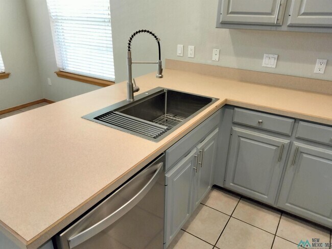 Building Photo - 2301 Reese Dr