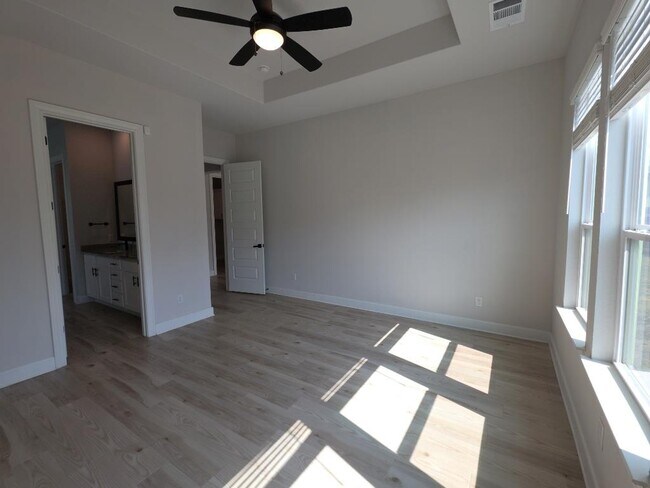 Building Photo - 17813 Clairess Ln