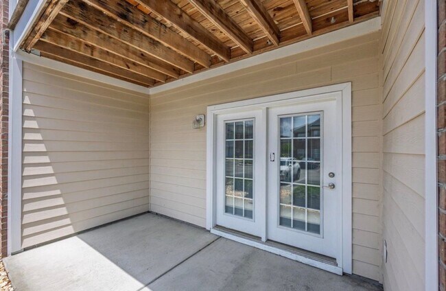 Building Photo - 2021 Silvercrest Dr