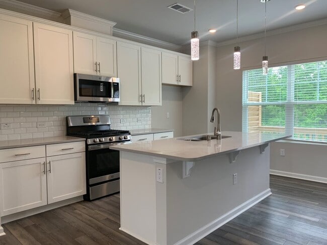 Building Photo - 609 Tova Fls Dr