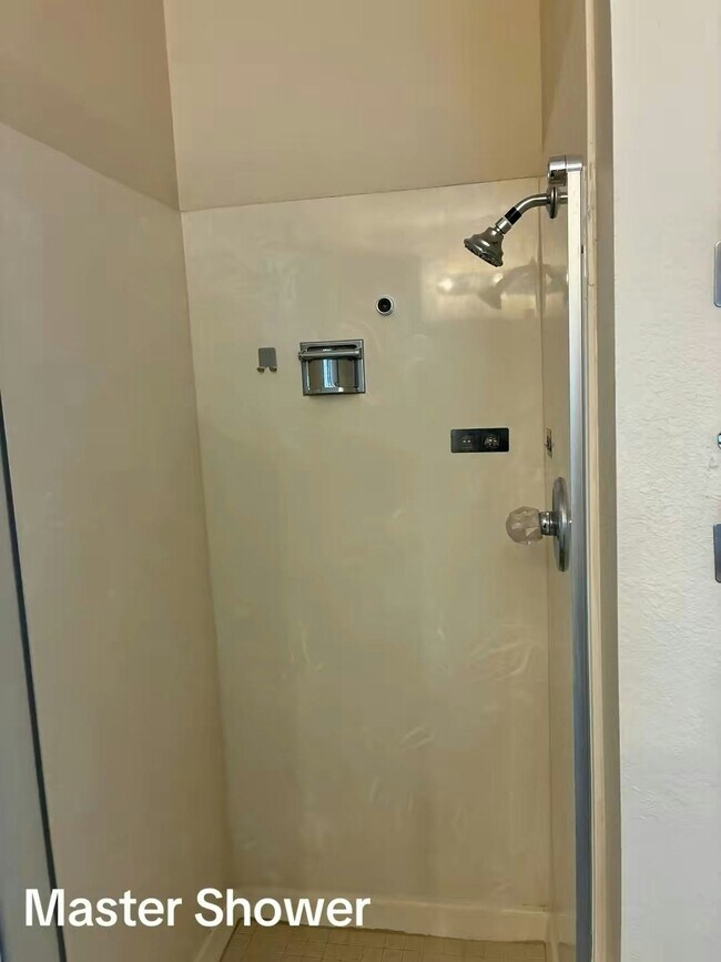 Building Photo - 609 Spyglass Ln