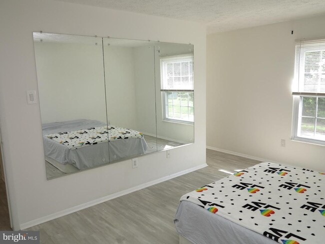 Building Photo - 8406 Woodford Ct