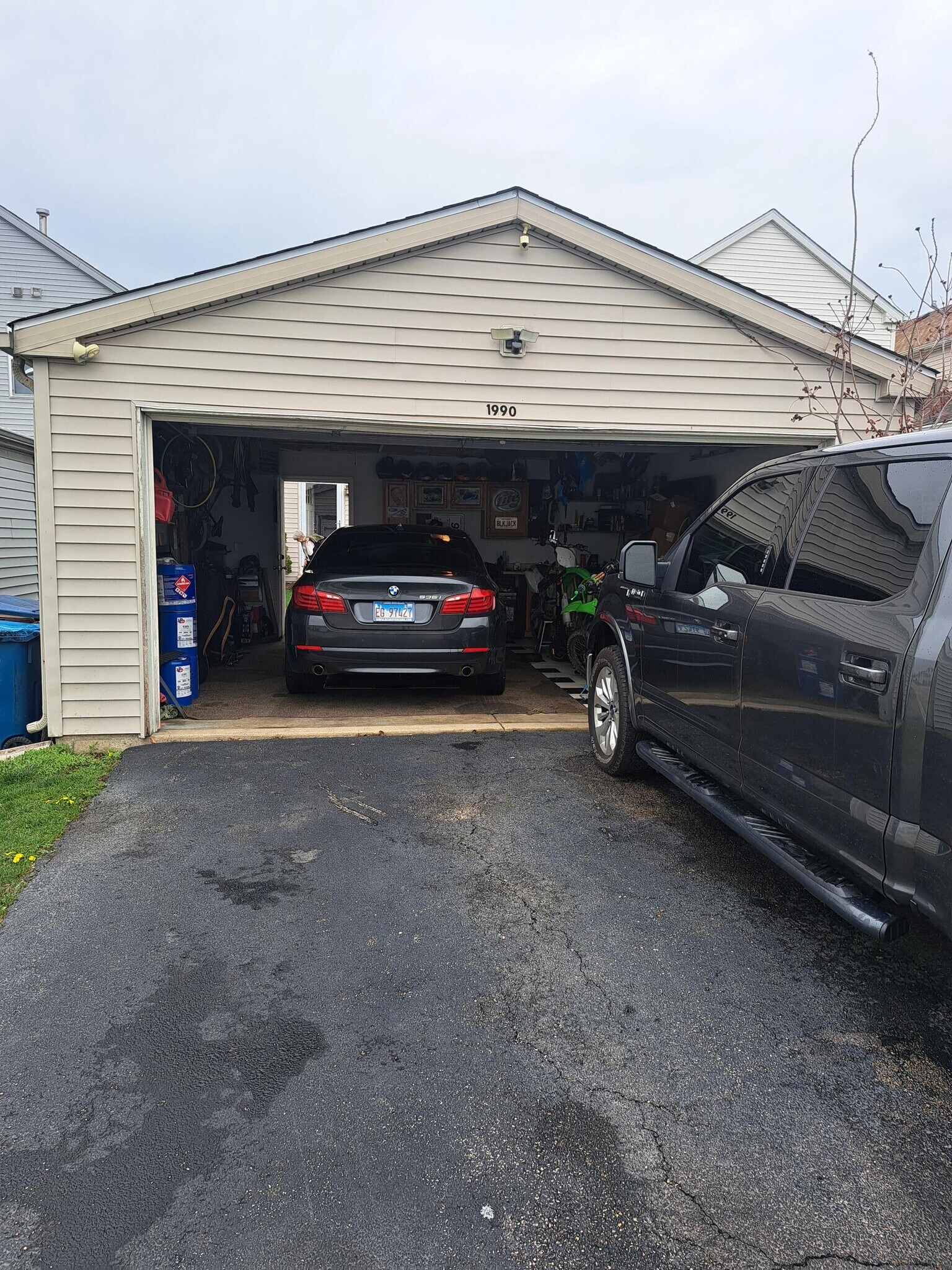 Building Photo - 1990 Middlebury Dr