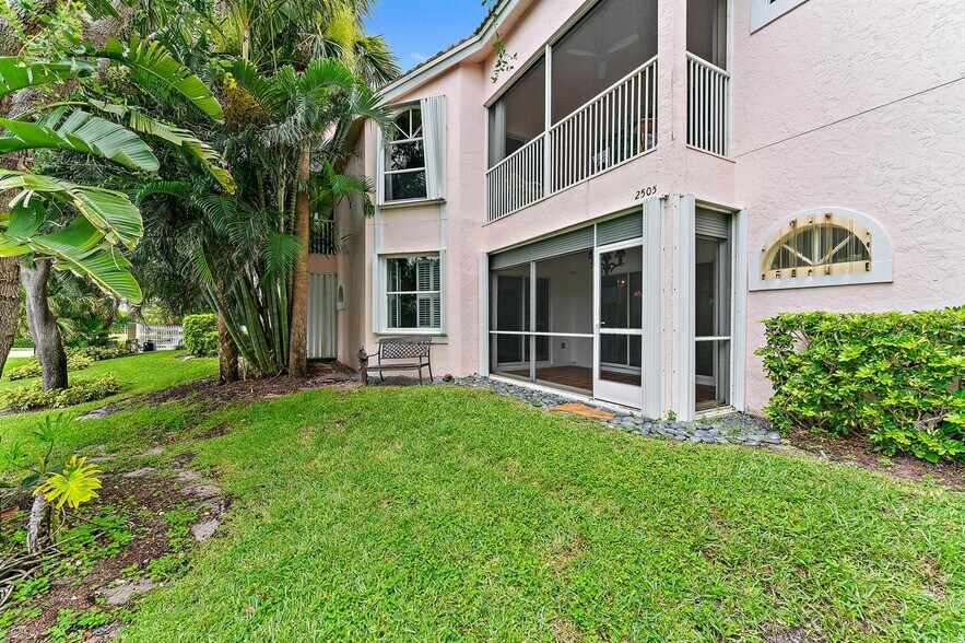 Building Photo - 2505 Fairway Dr N